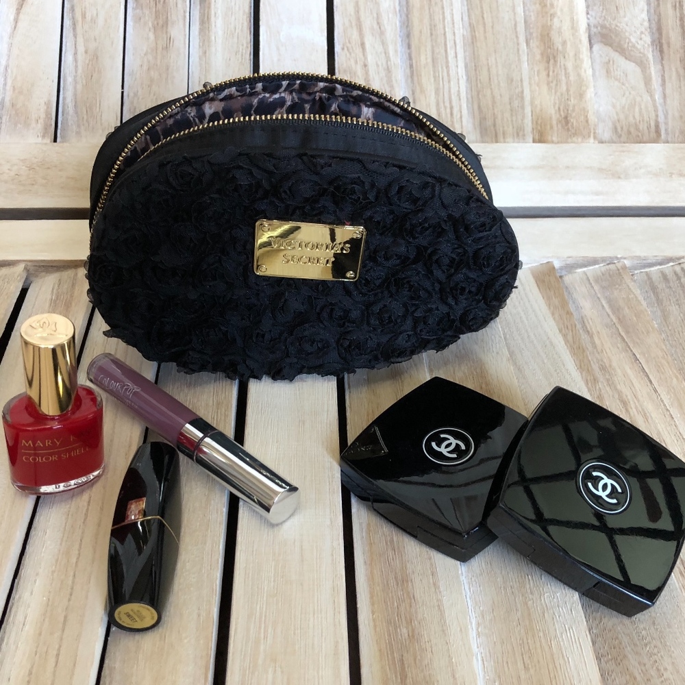 ❤️SALE❤️ (Medium) Victoria's Secret Cosmetic Bag